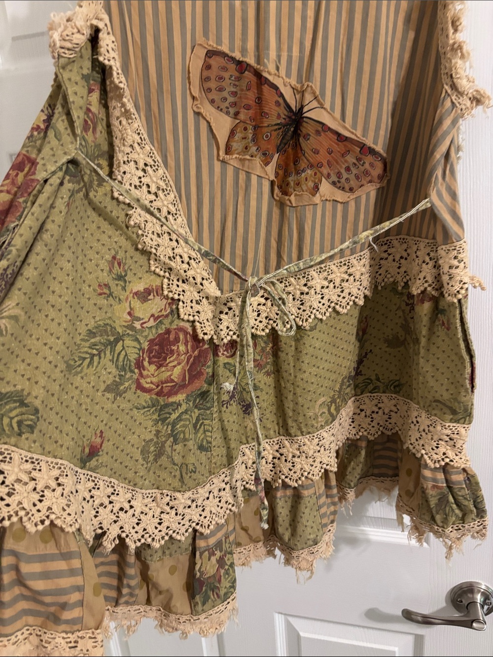 Boho Floral Lace Trim'  Vest : Overlay in Olive Green and Tan - Picture 7 of 8